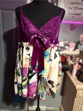 Vintage NWOT Purple Lace Floral Chemise with Satin Bow & Matching Thong- M